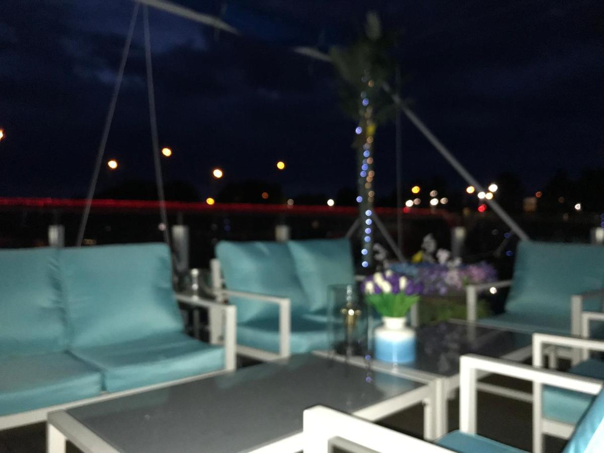 Houseboat On The Water Hotel Liepāja Buitenkant foto