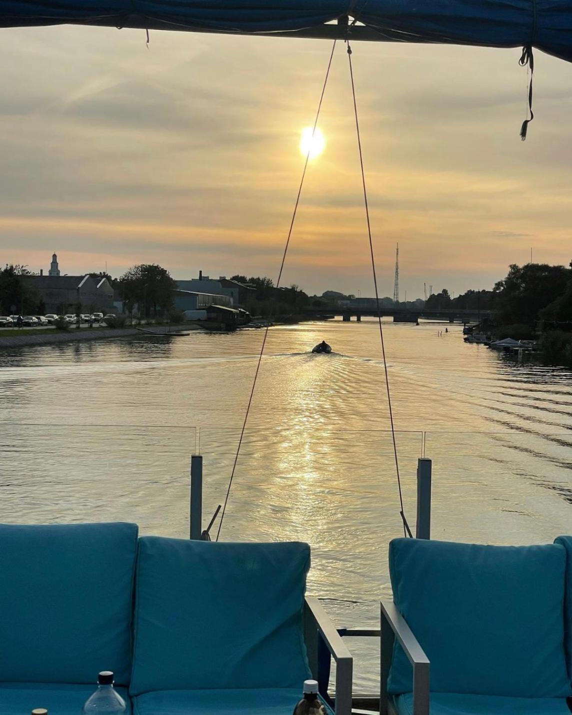 Houseboat On The Water Hotel Liepāja Buitenkant foto