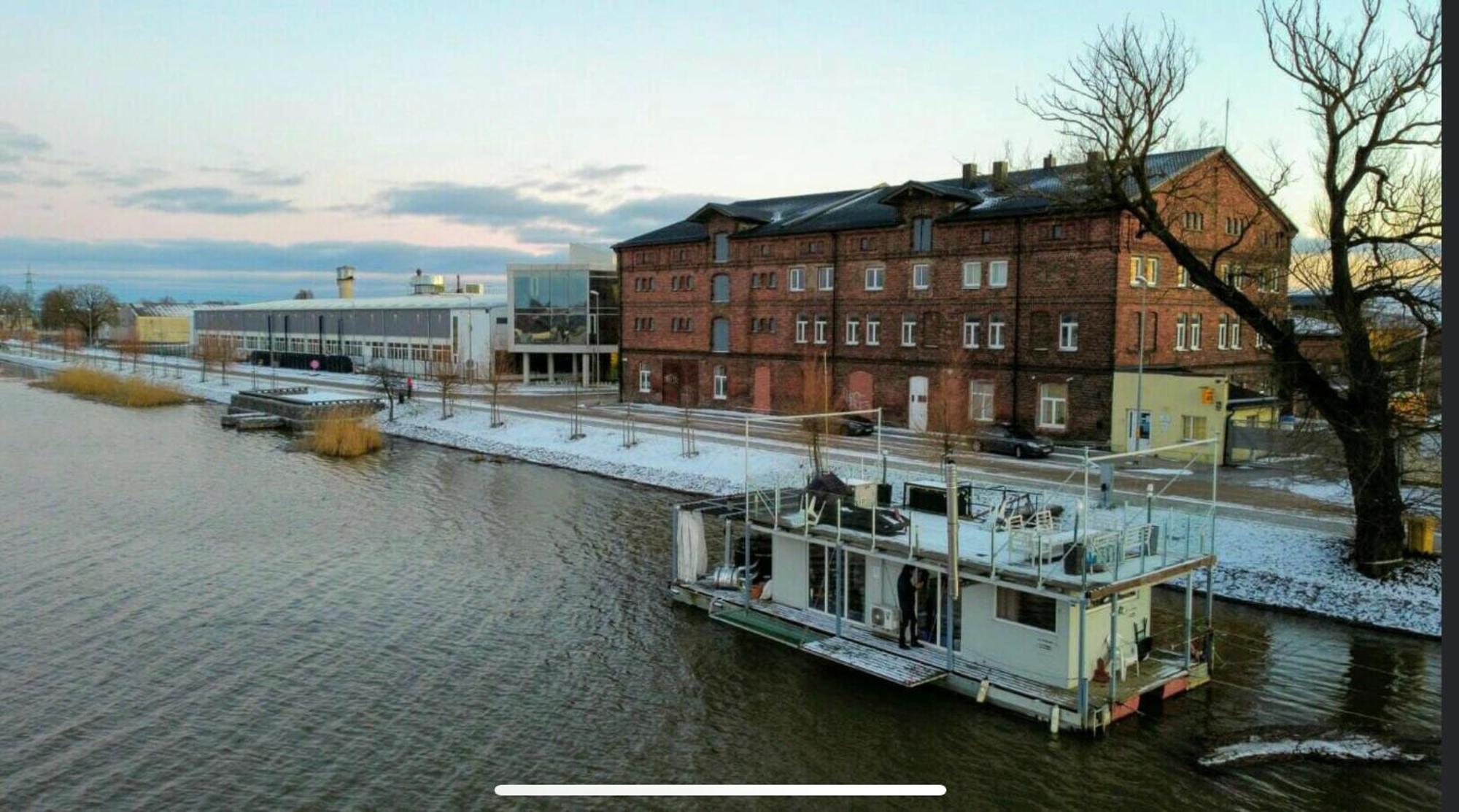 Houseboat On The Water Hotel Liepāja Buitenkant foto