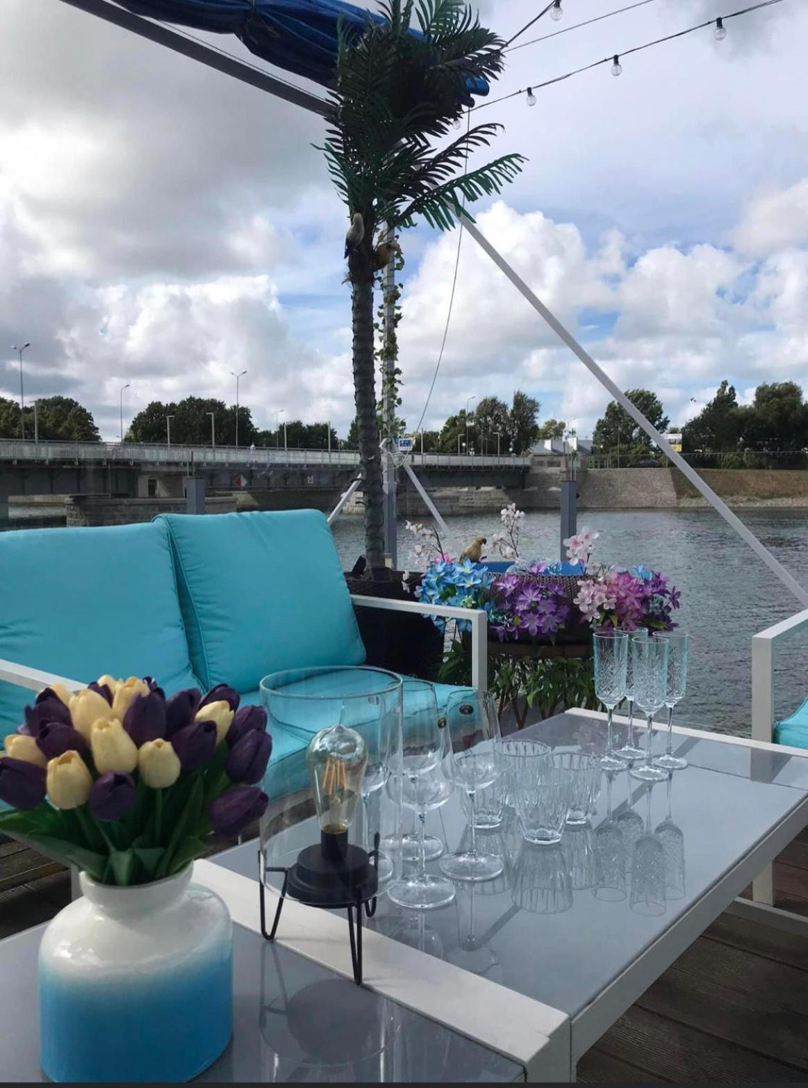 Houseboat On The Water Hotel Liepāja Buitenkant foto